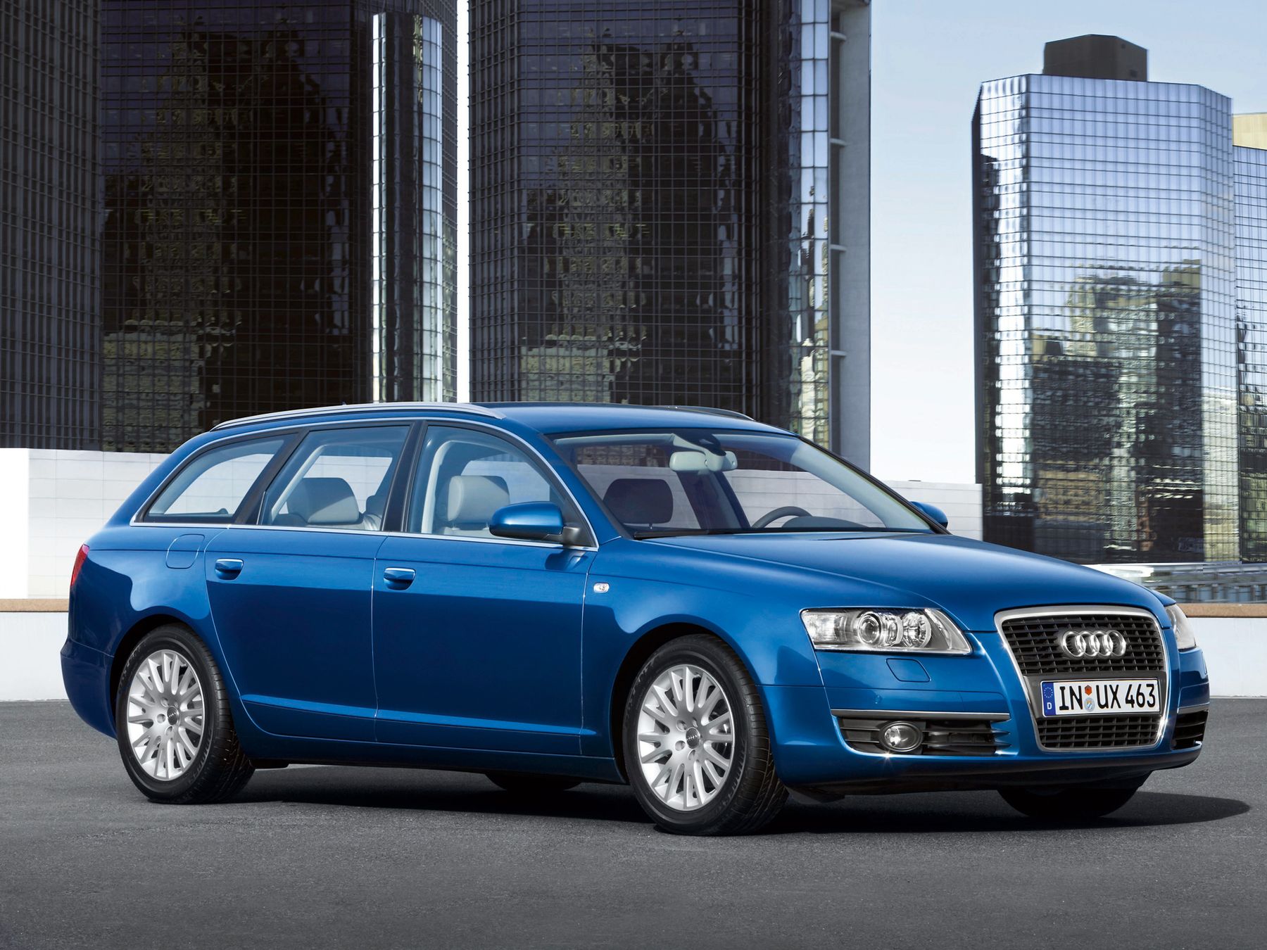 Audi A6 универсал 5 дв. 2.4 CVT бензин 177 л.с. передний привод 3 поколение (200