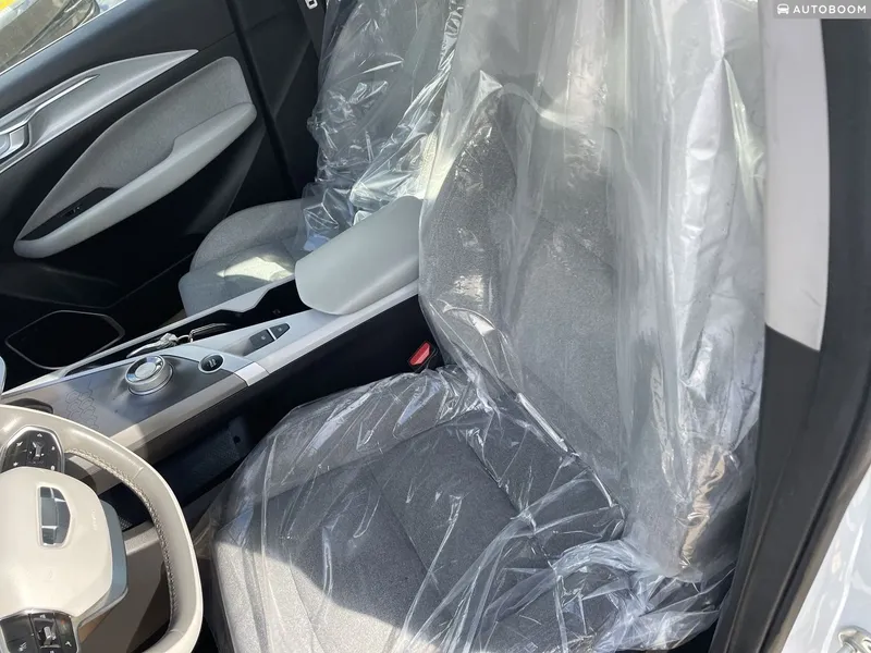 Geely Geometry C 2nd hand, 2023, private