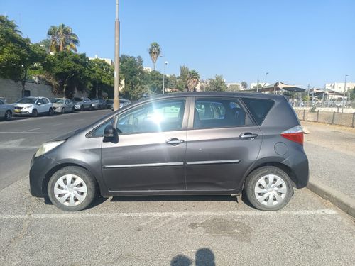 Toyota Space Verso, 2012, photo