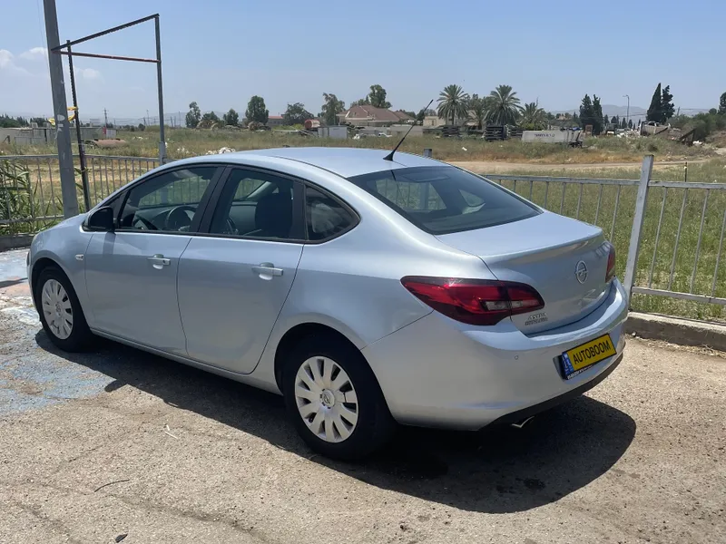 אופל אסטרה יד 2 רכב, 2018, פרטי