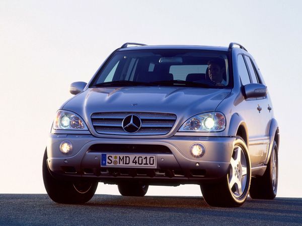מרצדס-בנץ M-Class AMG 2001. מרכב, צורה. רכב שטח 5 דלתות, 1 דור, שדרוג