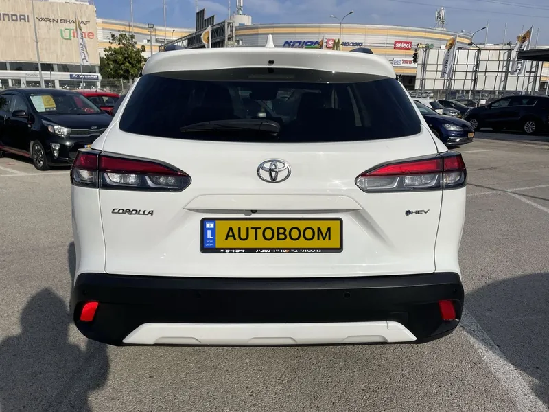 Toyota Corolla Cross 2nd hand, 2024