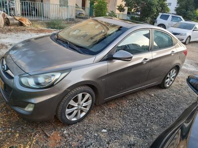 Hyundai i25 2nd hand, 2011, private hand