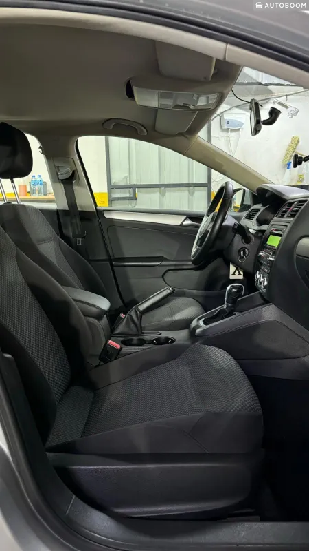 Volkswagen Jetta 2nd hand, 2013, private