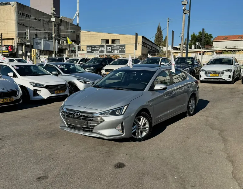 Hyundai Elantra 2ème main, 2021
