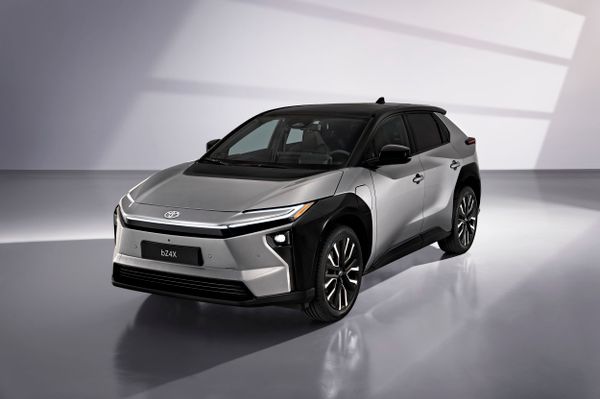 تويوتا bZ4X ‏2025. الهيكل، المظهر الخارجي. إس يو في 5 أبواب, 1 الجيل، تحديث