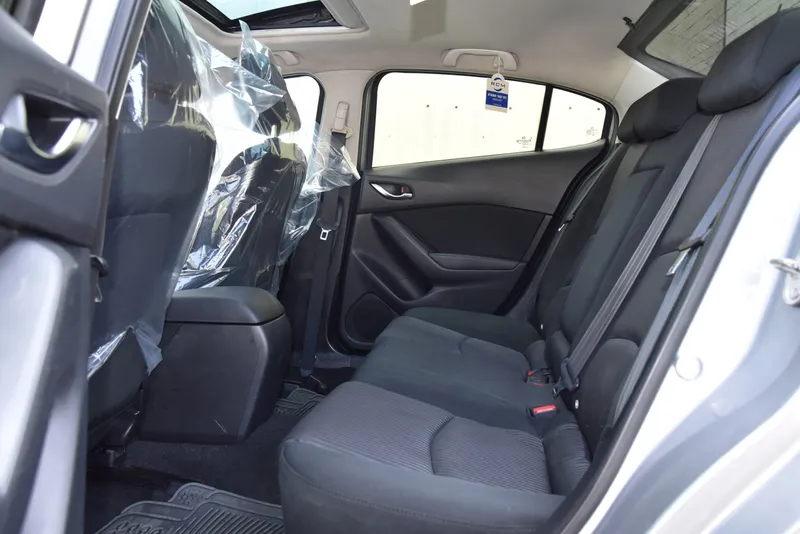 Mazda 3 2nd hand, 2015