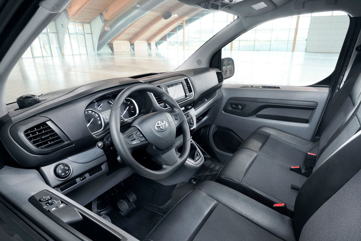 Toyota ProAce 2016. Siéges avants. Fourgonnette, 2 génération