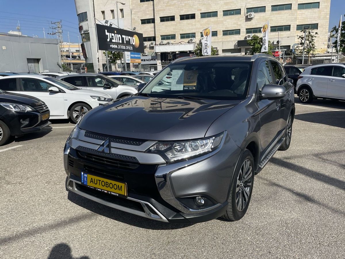 Mitsubishi Outlander 2nd hand, 2018, private hand