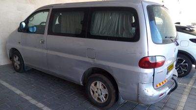 Hyundai i800 2ème main, 2002, main privée