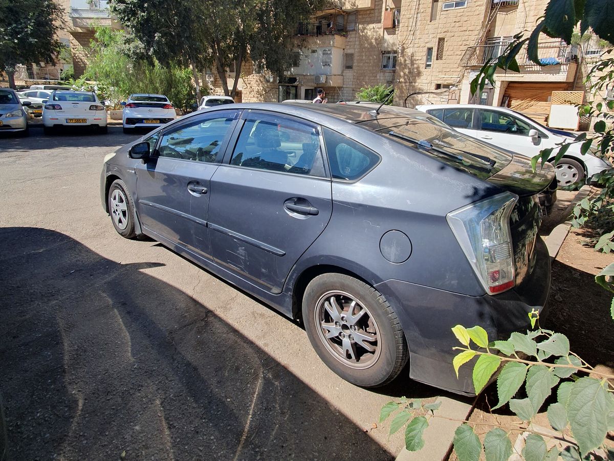 Toyota Prius с пробегом, 2010, частная рука