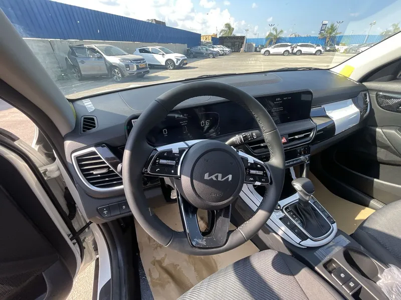 Kia Seltos nouvelle voiture, 2024