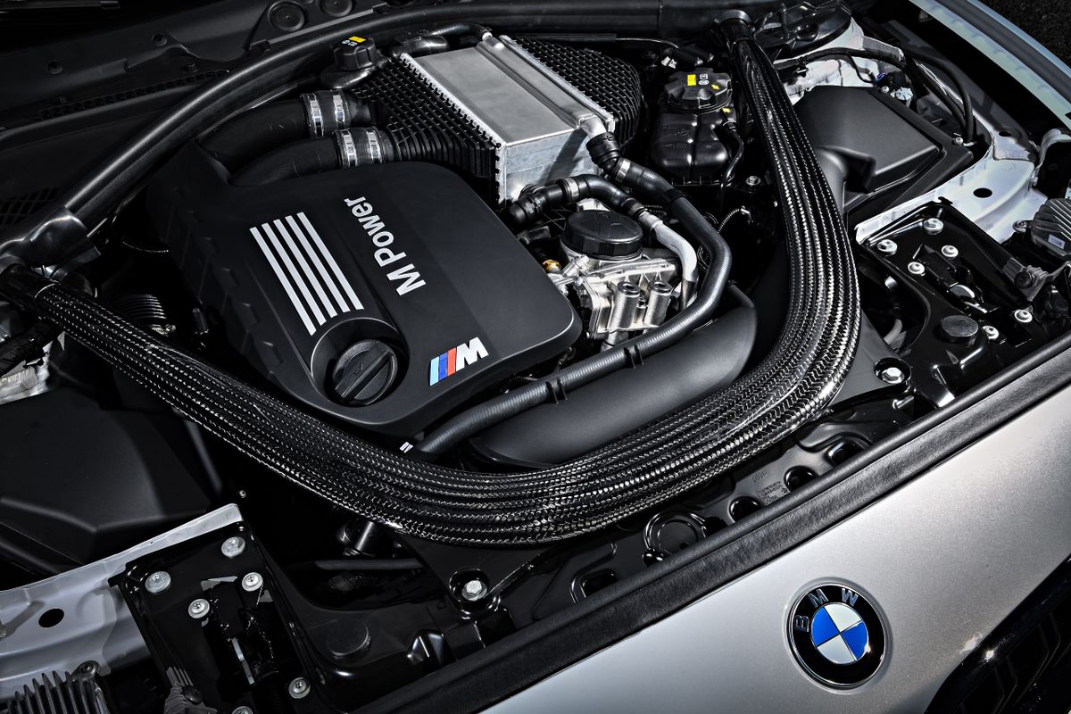 BMW M2 2017. Moteur. Coupé, 1 génération, restyling