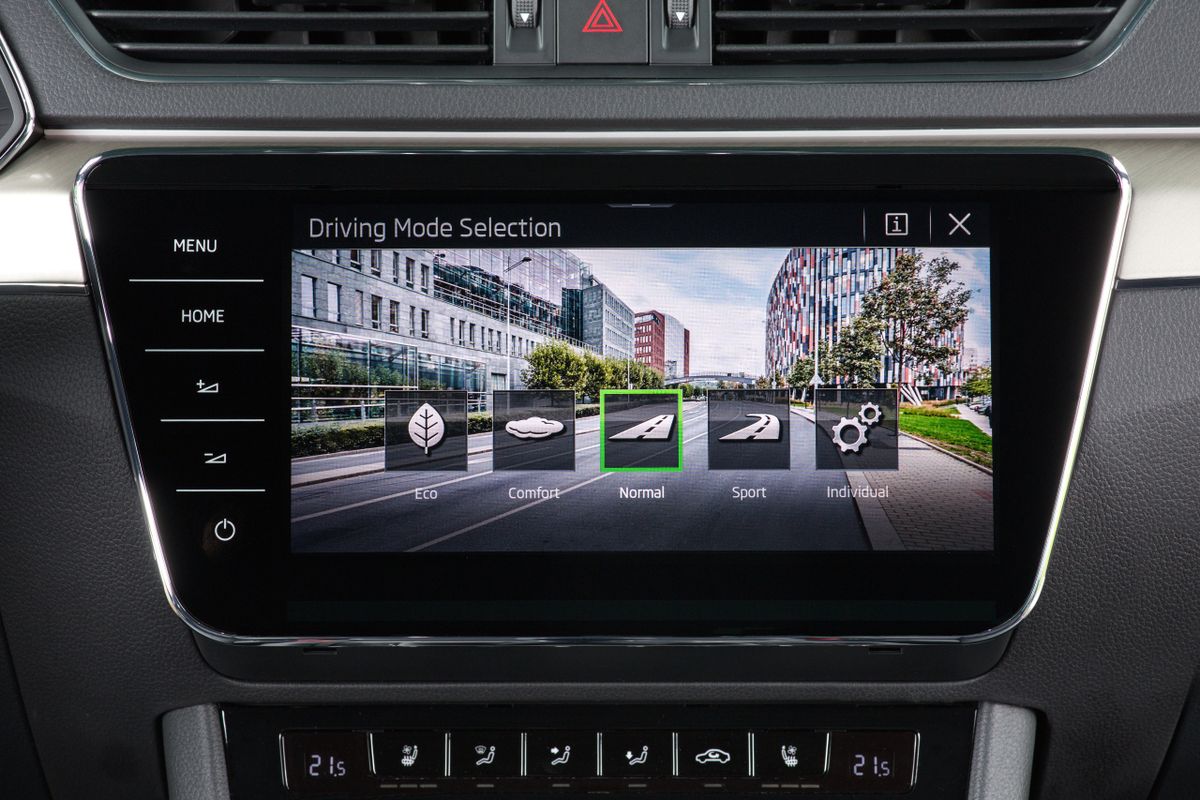 Škoda Superb 2019. Systèmes d’aide à la conduite. Liftback, 3 génération, restyling