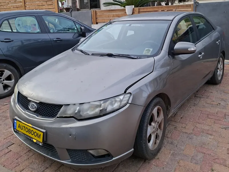 Kia Forte с пробегом, 2010, частная