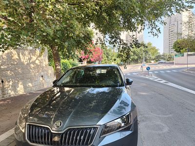Škoda Superb 2ème main, 2019, main privée