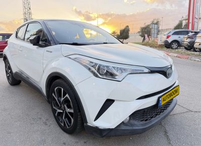تويوتا C-HR‏, 2017, صورة
