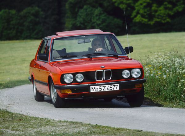 BMW 5 series 1981. Carrosserie, extérieur. Berline, 2 génération