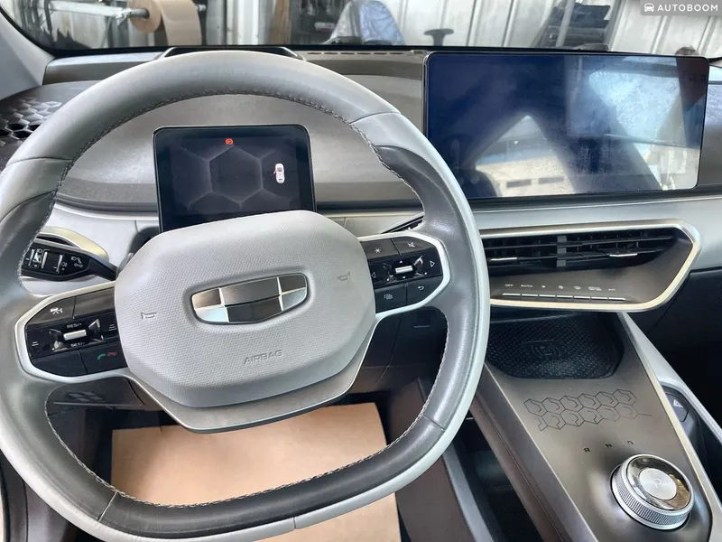 Geely Geometry C 2nd hand, 2022, private