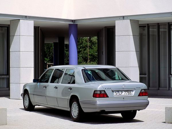 Mercedes E-Class 1993. Carrosserie, extérieur. Limousine, 1 génération, restyling