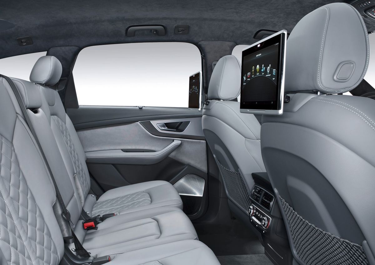 Audi SQ7 2016. Rear seats. SUV 5-doors, 1 generation
