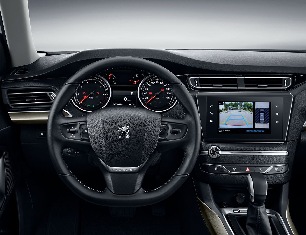 Peugeot 408 2017. Dashboard. Sedan, 1 generation, restyling