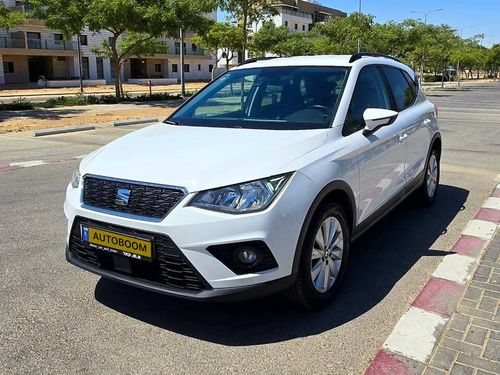 SEAT Arona, 2021, photo