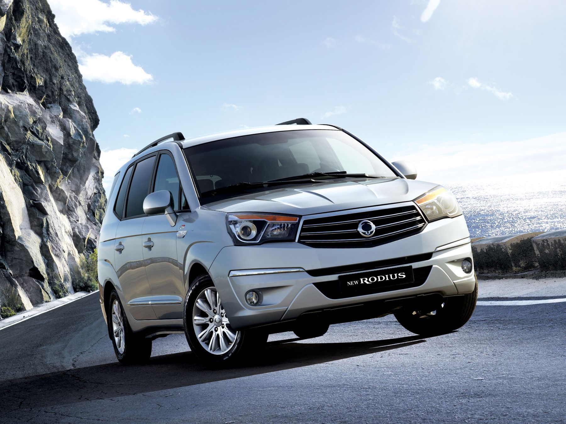 Полноприводный минивэн. SSANGYONG Rodius Stavic. SSANGYONG Stavic 2013. SSANGYONG Rodius 2013. SSANGYONG Stavic 2021.