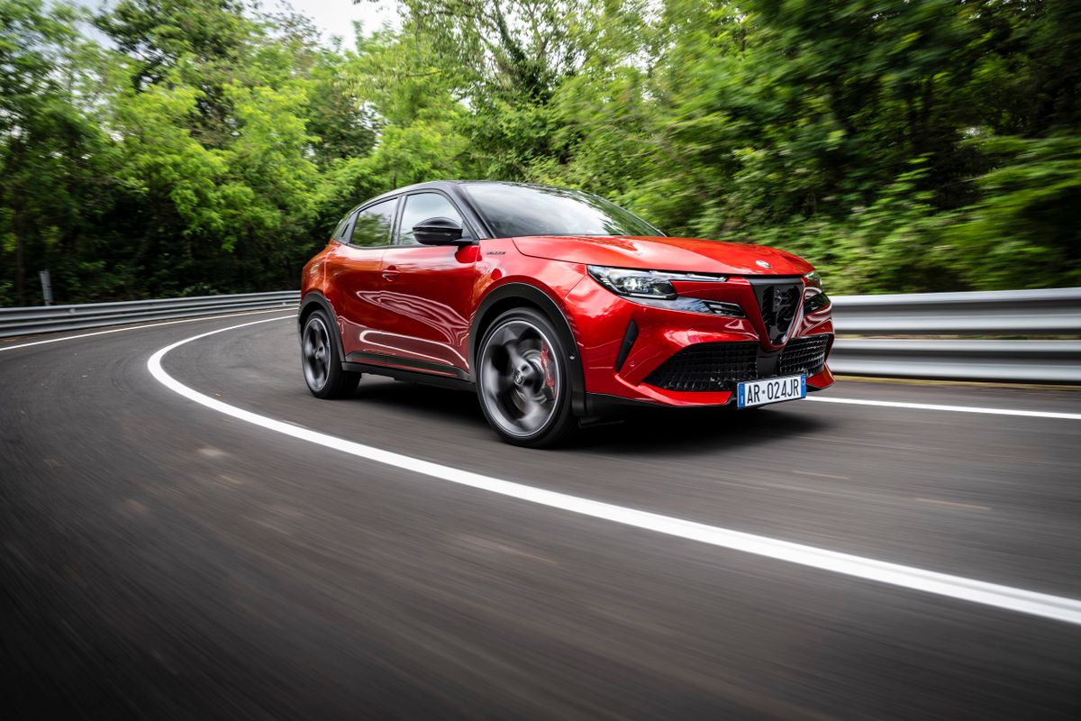 Alfa Romeo Junior 2024. Кузов, экстерьер. Внедорожник 5 дв., 1 поколение