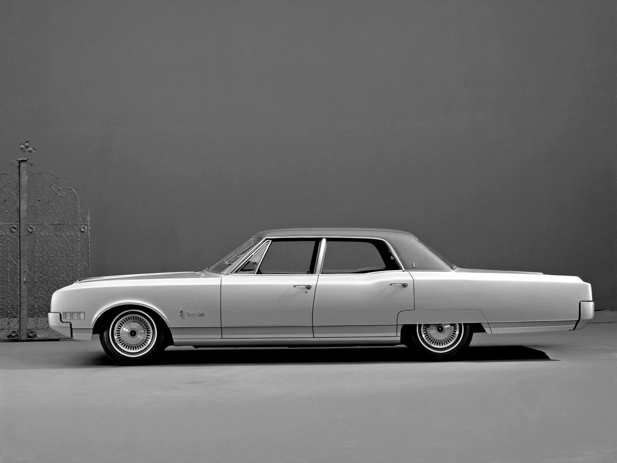 Oldsmobile Ninety Eight 1965. Bodywork, Exterior. Sedan, 7 generation