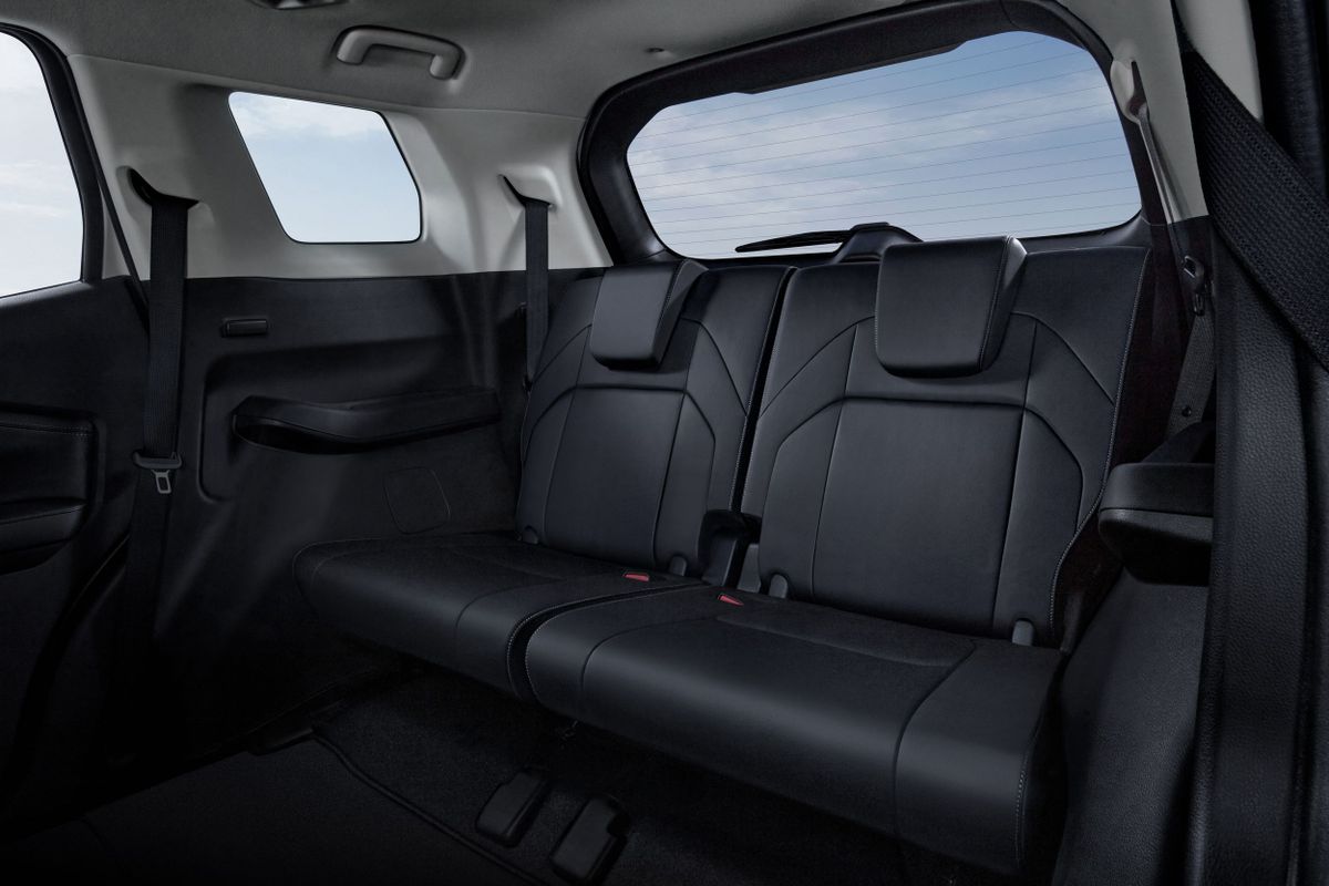 Mitsubishi Destinator 2025. Задние сидения. Внедорожник 5 дв., 1 поколение