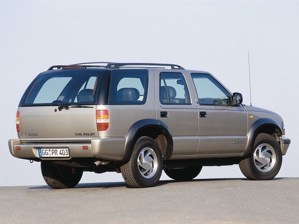 שברולט בלייזר ‏1996. מרכב, צורה. רכב שטח 5 דלתות, 2 דור