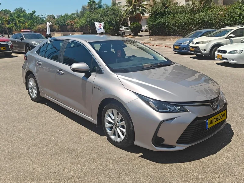 Toyota Corolla с пробегом, 2022