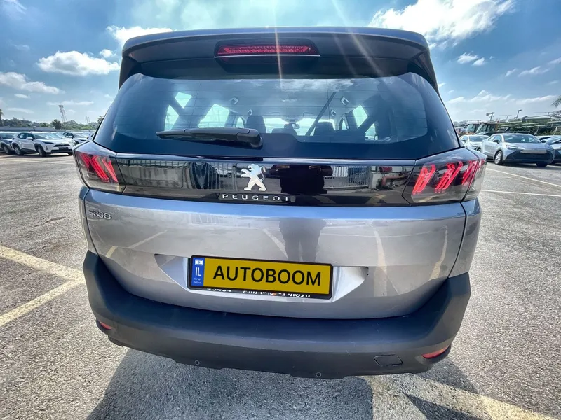 Peugeot 5008 с пробегом, 2021