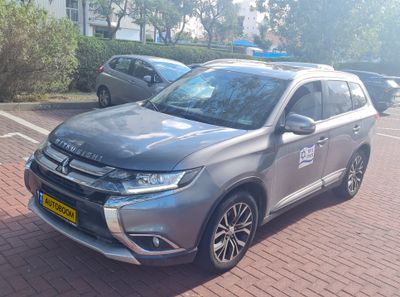 Mitsubishi Outlander 2nd hand, 2016, private hand