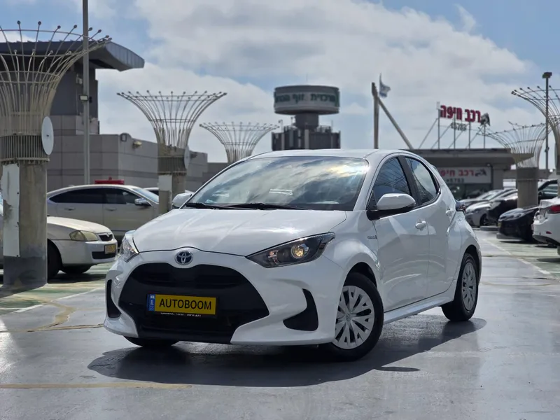 Toyota Yaris с пробегом, 2021, частная