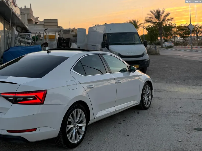 Skoda Superb с пробегом, 2020, частная