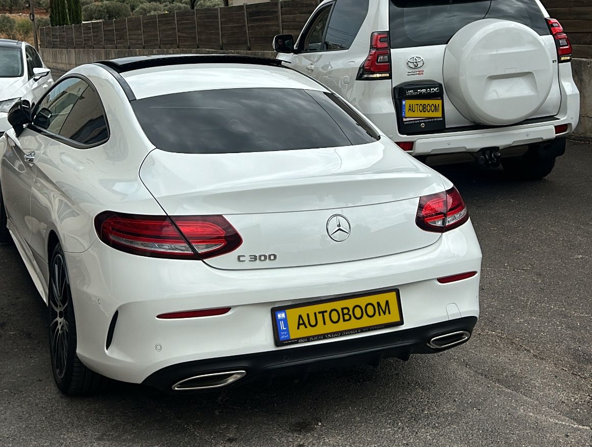 Mercedes C-Class 2ème main, 2024, main privée