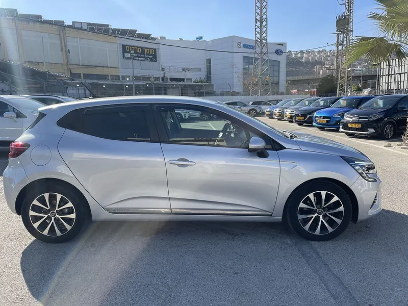 Renault Clio 2nd hand, 2021, private hand