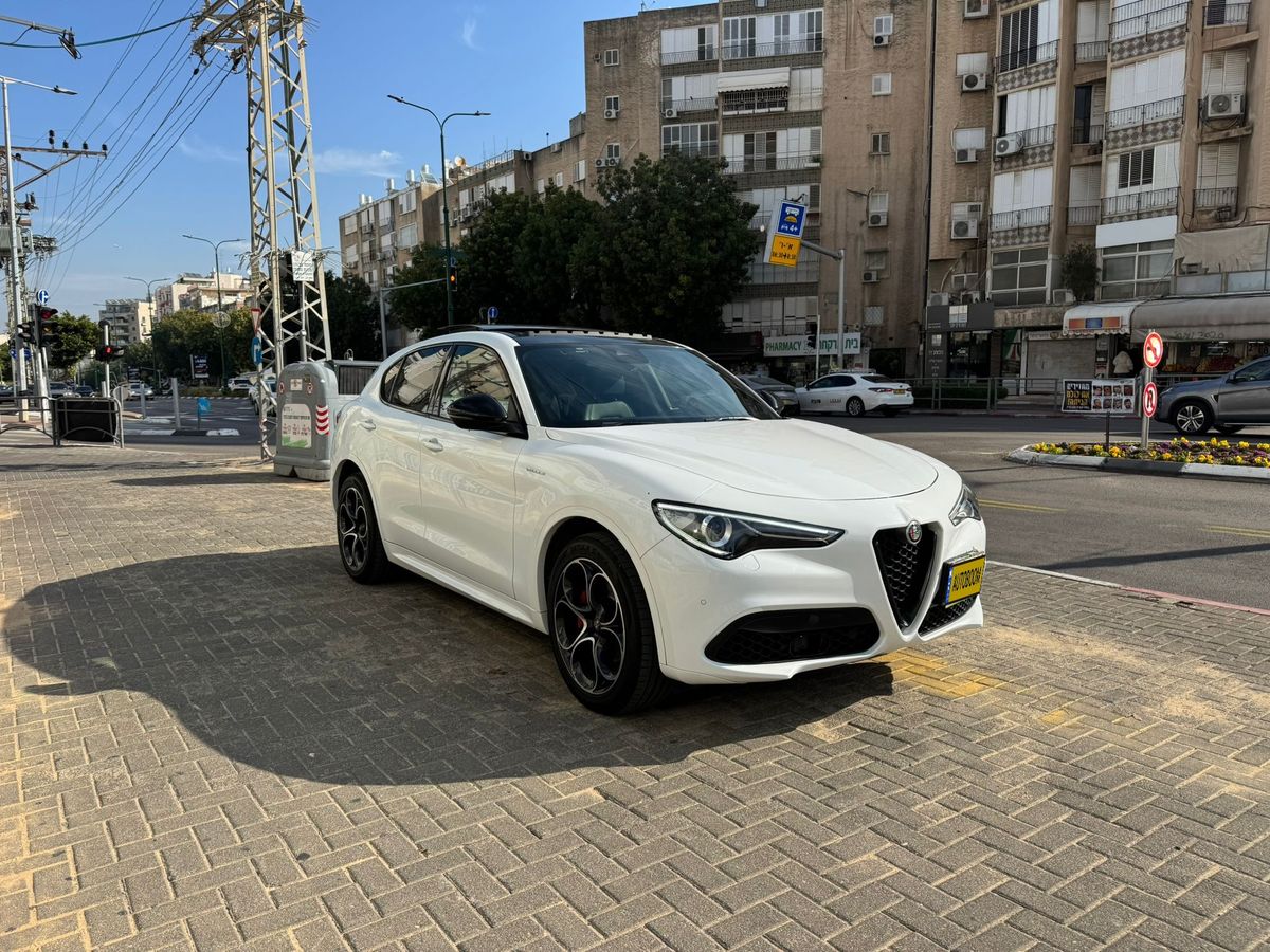 Alfa Romeo Stelvio 2ème main, 2023, main privée