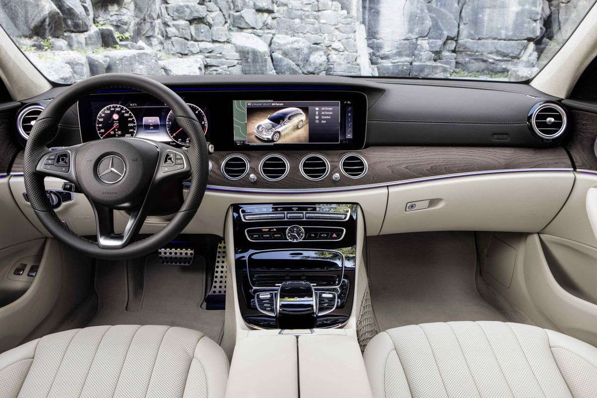 Mercedes E-Class All-Terrain 2017. Front seats. Estate 5-door, 5 generation