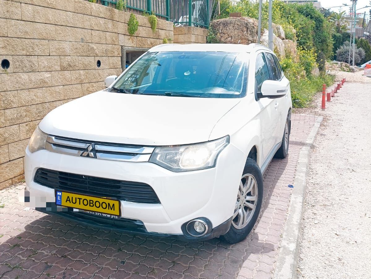 Mitsubishi Outlander 2nd hand, 2015, private