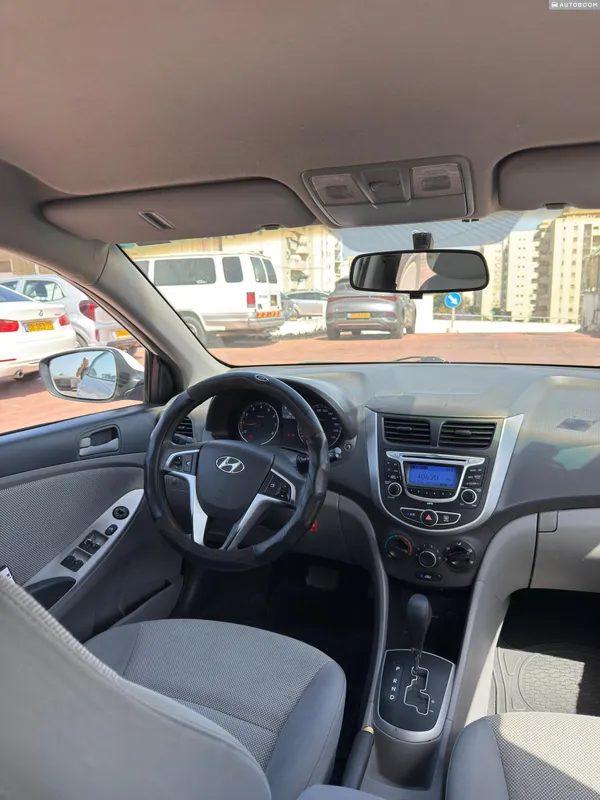 Hyundai i25 2ème main, 2012