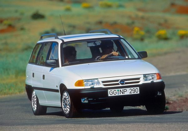 אופל אסטרה ‏1991. מרכב, צורה. סטיישן 5 דלתות, 1 דור