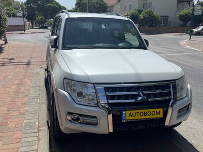 Mitsubishi Pajero 2ème main, 2016, main privée