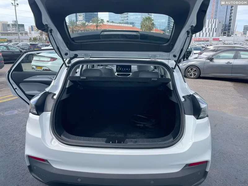 Geely Geometry C 2nd hand, 2023, private