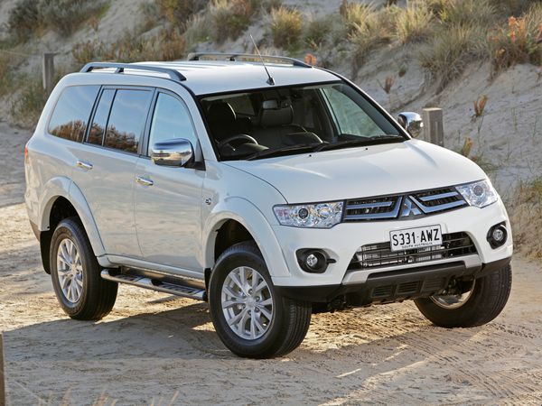 Mitsubishi Challenger 2013. Carrosserie, extérieur. VUS 5-portes, 2 génération, restyling