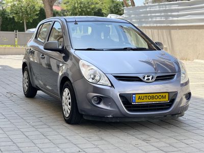 Hyundai i20, 2011, фото