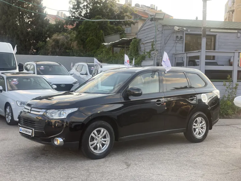 Mitsubishi Outlander 2nd hand, 2014
