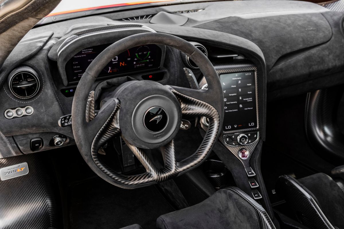 Макларен 765LT 2020. Панель приборов. Купе, 1 поколение
